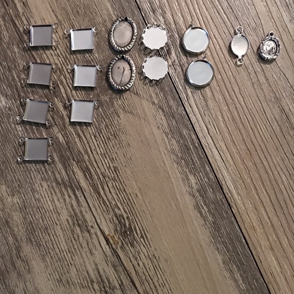 Jewelry Findings - Small Pendants Silver color - Picture 2 of 4